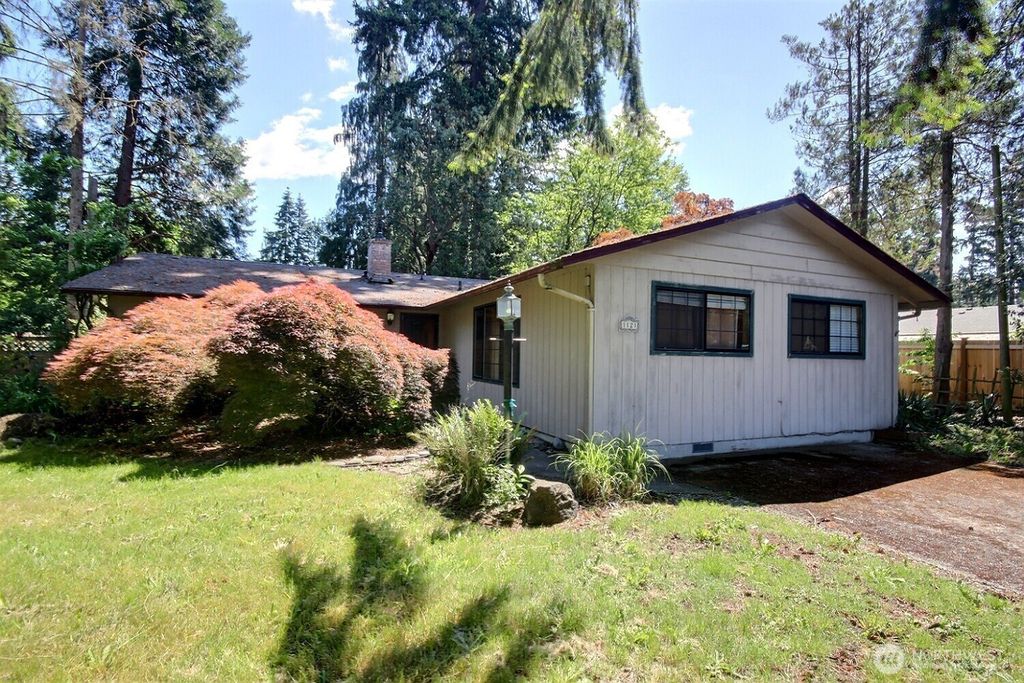 1121 Military Road E, Tacoma, WA 98445
