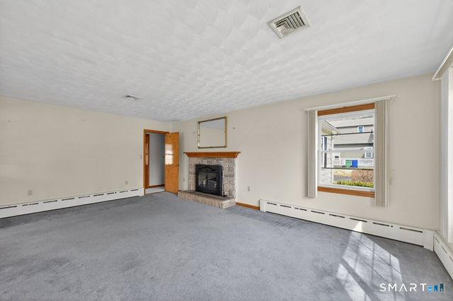 238 West Street, Southington, CT 06479