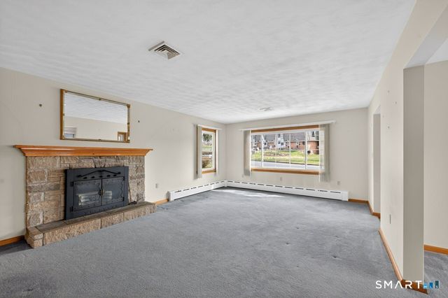 238 West Street, Southington, CT 06479