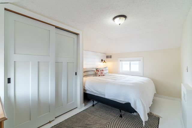 980 Lane 221B Hamilton Lake, Hamilton, IN 46742