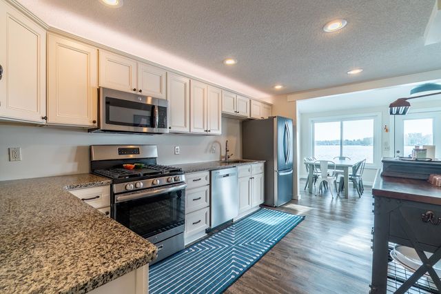 980 Lane 221B Hamilton Lake, Hamilton, IN 46742