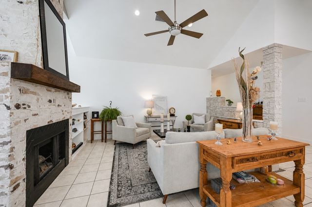 6017 Baskerville Drive, Rowlett, TX 75087