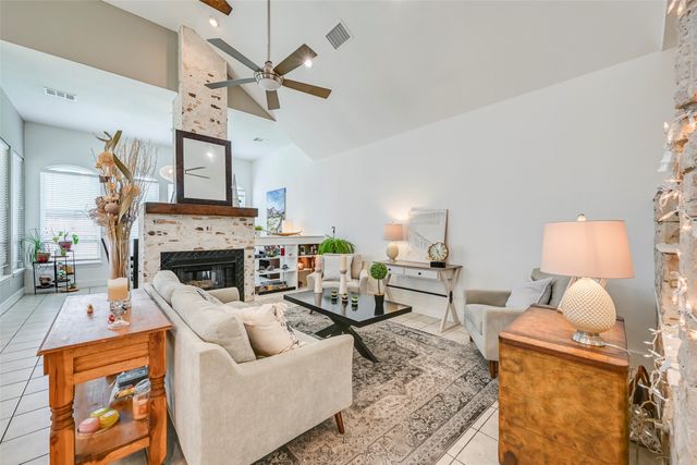 6017 Baskerville Drive, Rowlett, TX 75087