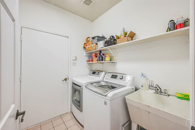 6017 Baskerville Drive, Rowlett, TX 75087