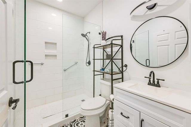 6017 Baskerville Drive, Rowlett, TX 75087