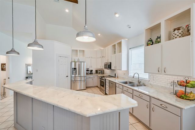 6017 Baskerville Drive, Rowlett, TX 75087