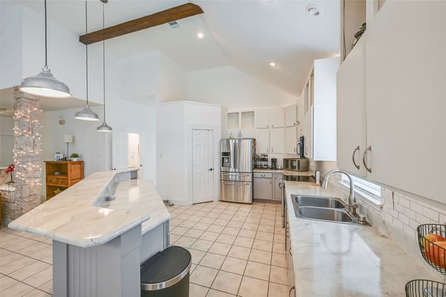 6017 Baskerville Drive, Rowlett, TX 75087