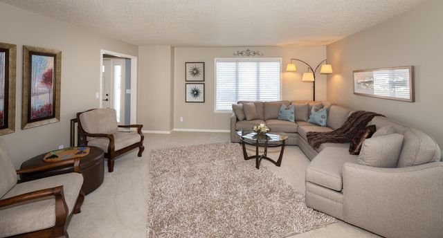 916 42nd Avenue N, Fargo, ND 58102