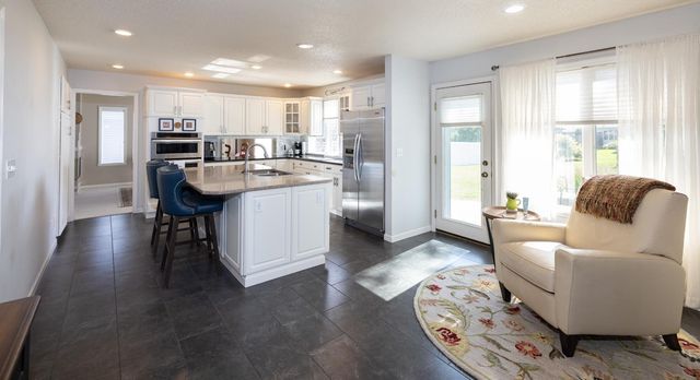 916 42nd Avenue N, Fargo, ND 58102