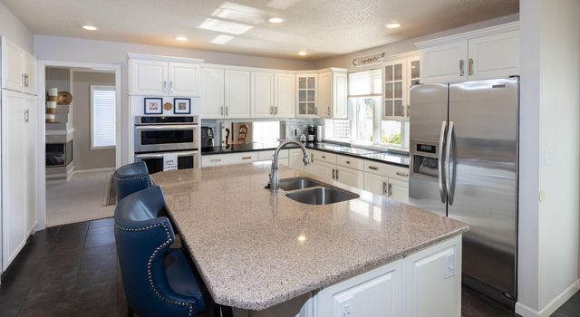 916 42nd Avenue N, Fargo, ND 58102