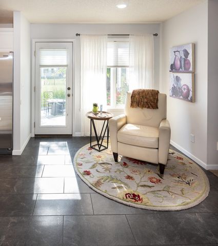 916 42nd Avenue N, Fargo, ND 58102