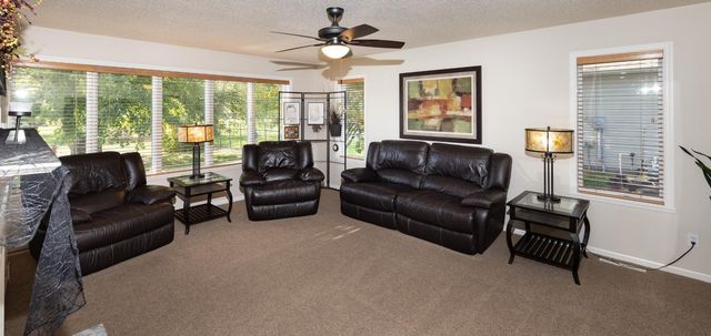 916 42nd Avenue N, Fargo, ND 58102