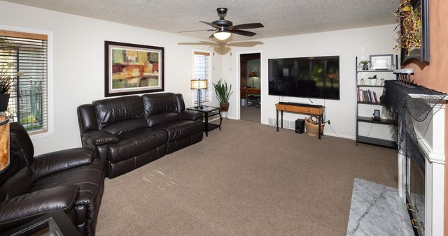 916 42nd Avenue N, Fargo, ND 58102