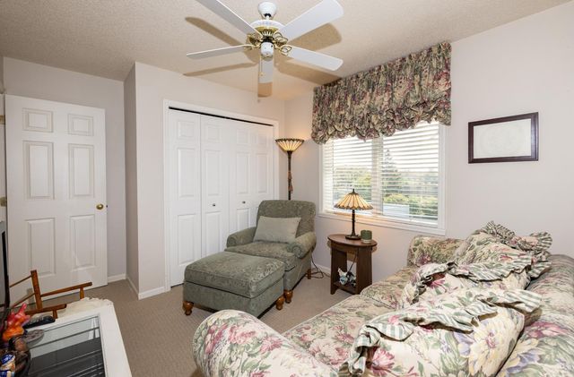 916 42nd Avenue N, Fargo, ND 58102