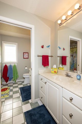 916 42nd Avenue N, Fargo, ND 58102