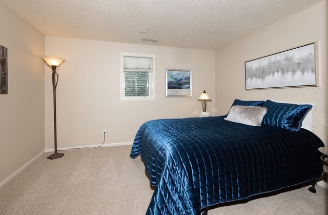 916 42nd Avenue N, Fargo, ND 58102