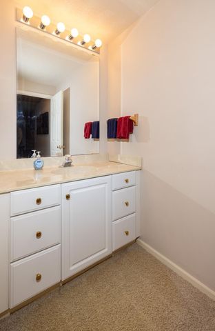 916 42nd Avenue N, Fargo, ND 58102