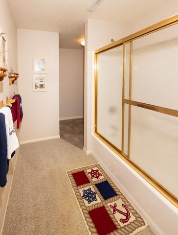 916 42nd Avenue N, Fargo, ND 58102