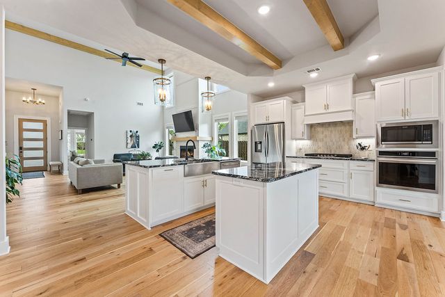 1200 Montieri Drive, Centerton, AR 72719