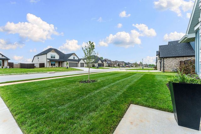 1200 Montieri Drive, Centerton, AR 72719