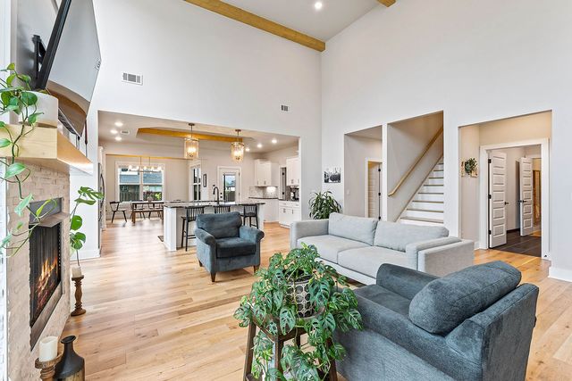 1200 Montieri Drive, Centerton, AR 72719