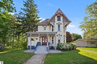 220 N Main Street, St Louis, MI 48880