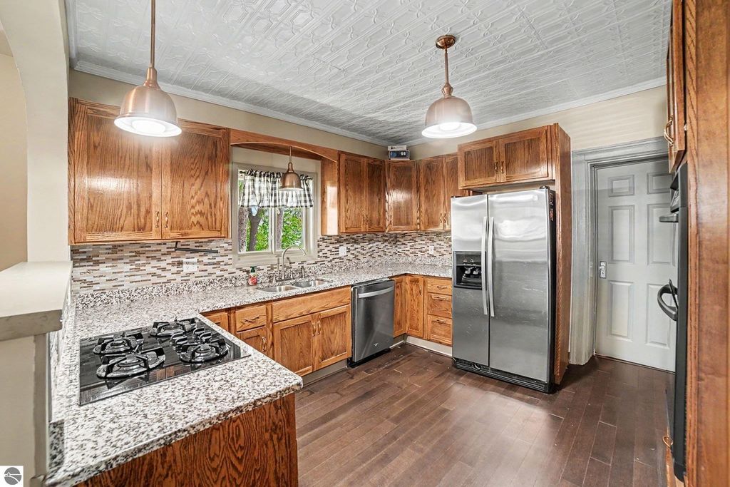 Image 12 of property listing at 220 N Main Street, St Louis, MI 48880
