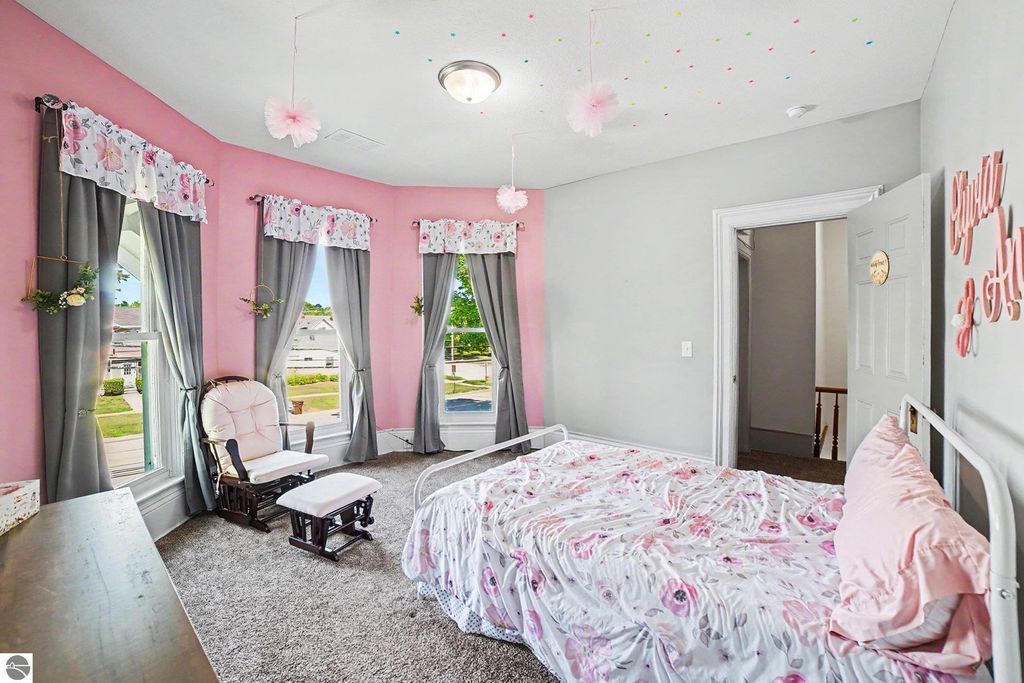 Image 17 of property listing at 220 N Main Street, St Louis, MI 48880