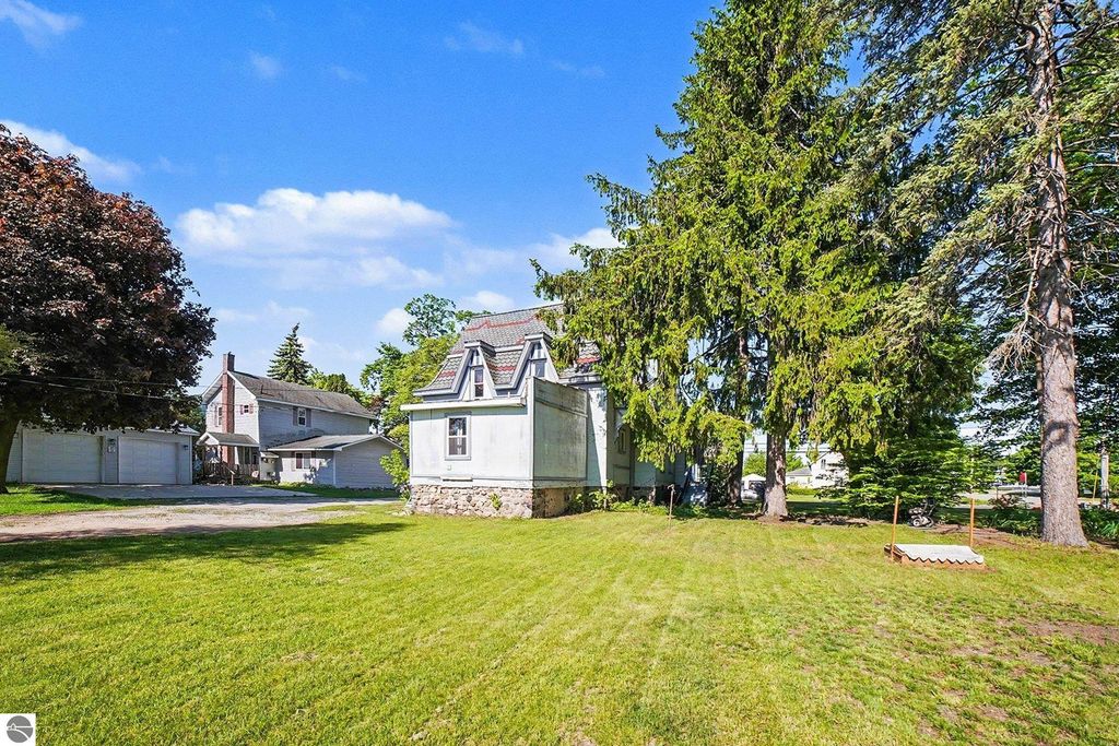 Image 2 of property listing at 220 N Main Street, St Louis, MI 48880