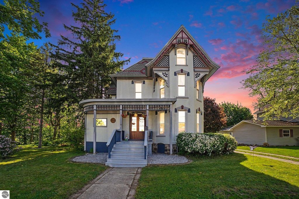 Image 35 of property listing at 220 N Main Street, St Louis, MI 48880