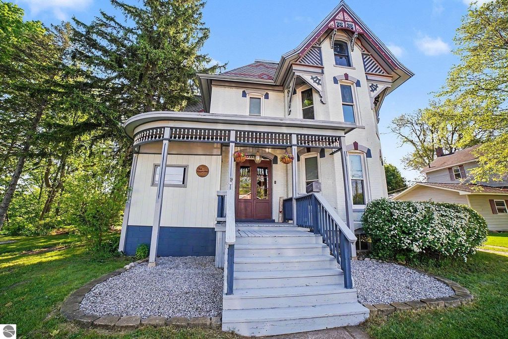 Image 36 of property listing at 220 N Main Street, St Louis, MI 48880