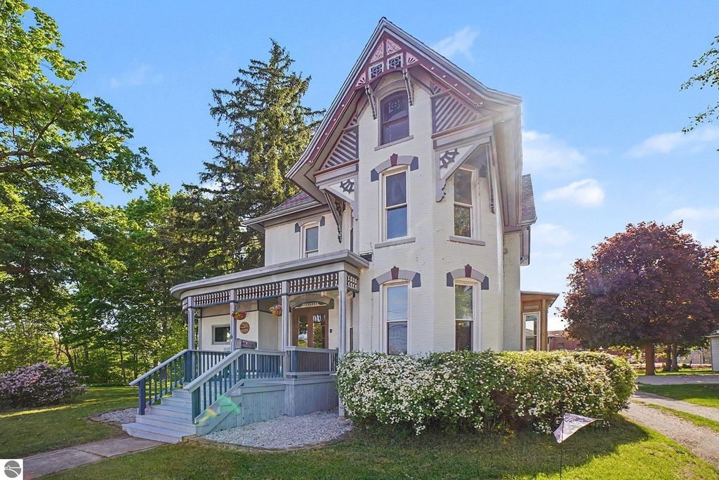 Image 37 of property listing at 220 N Main Street, St Louis, MI 48880