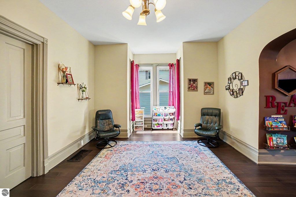 Image 6 of property listing at 220 N Main Street, St Louis, MI 48880