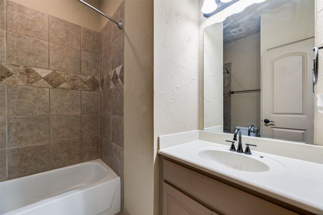 4020 E Hill Drive, Irving, TX 75038