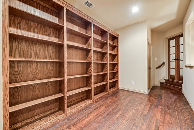 4020 E Hill Drive, Irving, TX 75038