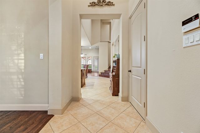 4020 E Hill Drive, Irving, TX 75038