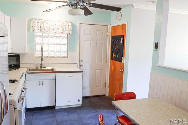 880 Preakness Lane, Florissant, MO 63033