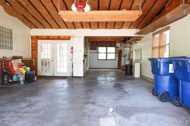 880 Preakness Lane, Florissant, MO 63033