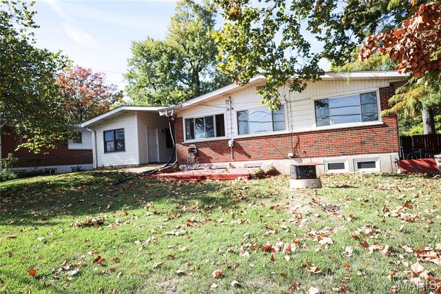 880 Preakness Lane, Florissant, MO 63033