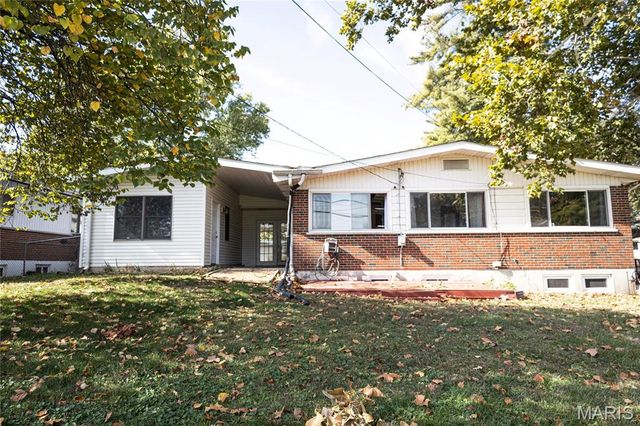 880 Preakness Lane, Florissant, MO 63033