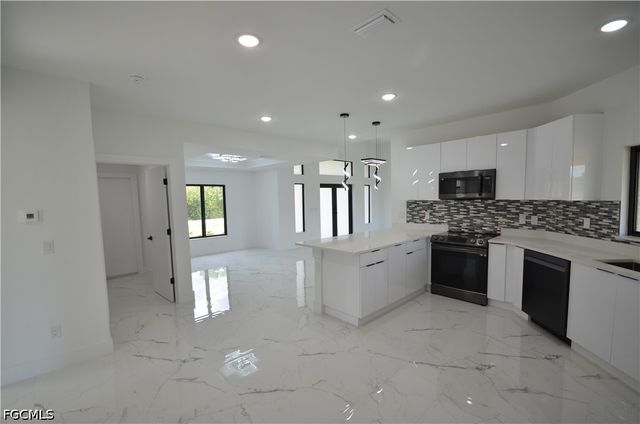 1234 Bermar ST, Fort Myers, FL 33913
