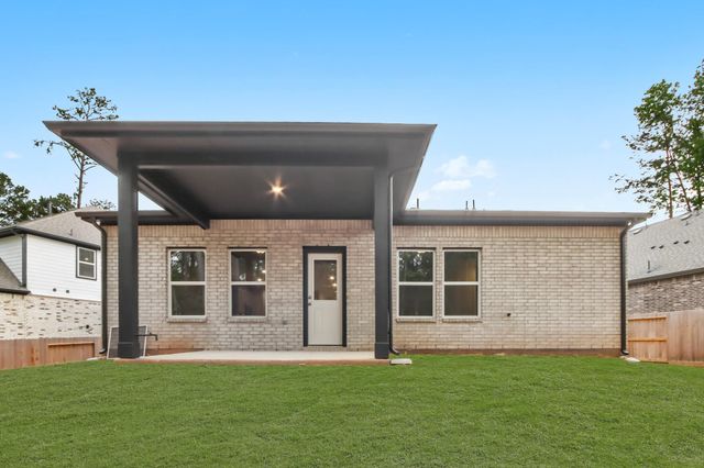 106 Rosa Peace Terrace, Conroe, TX 77318