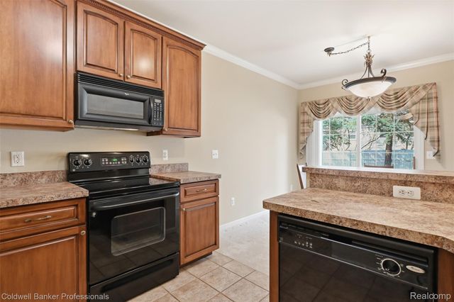 1678 Cassady Place Drive 29, Plymouth, MI 48170