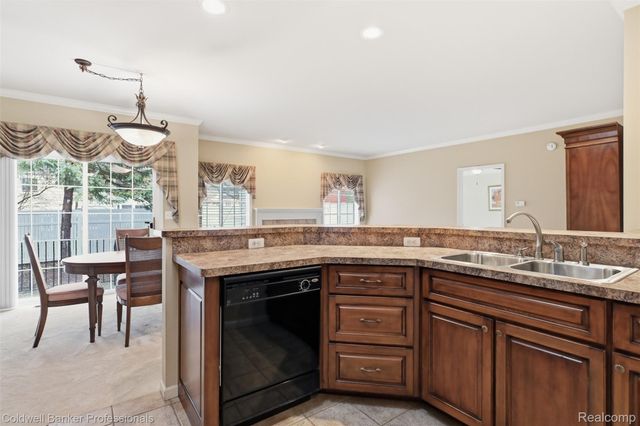 1678 Cassady Place Drive 29, Plymouth, MI 48170