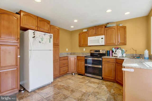 4 HILL ST, Hanover, PA 17331