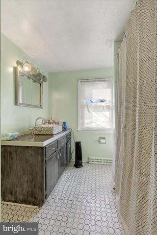 4 HILL ST, Hanover, PA 17331