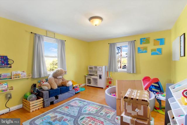 4 HILL ST, Hanover, PA 17331