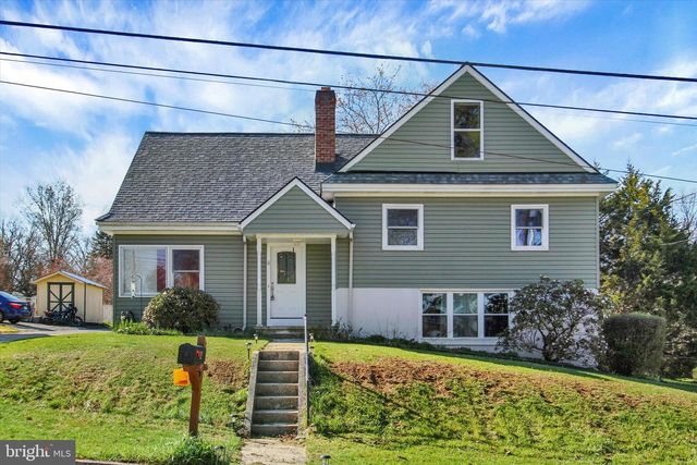 4 HILL ST, Hanover, PA 17331