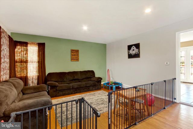4 HILL ST, Hanover, PA 17331