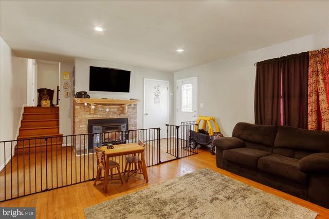 4 HILL ST, Hanover, PA 17331